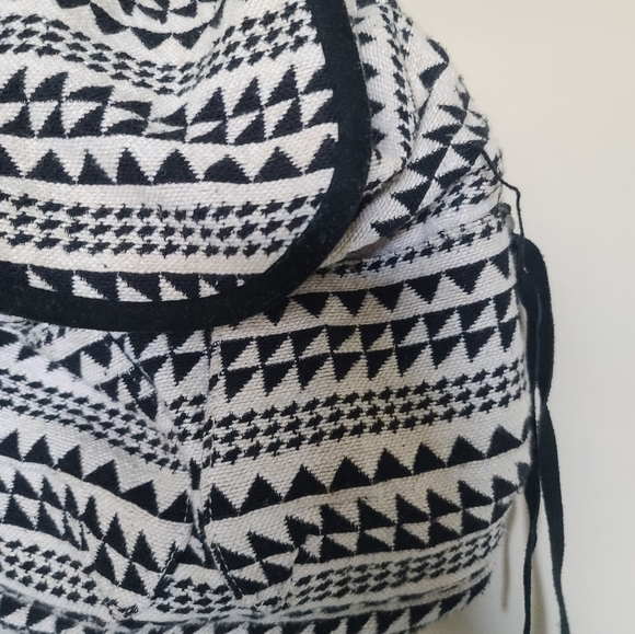 American Eagle Draw String Backpack - Picture 3 of 5